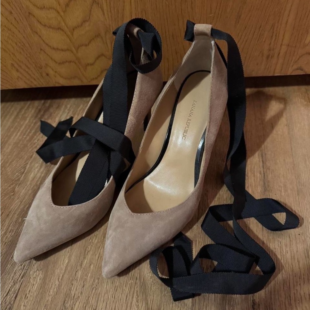 Banana Republic Taupe Heels with Black Ribbon